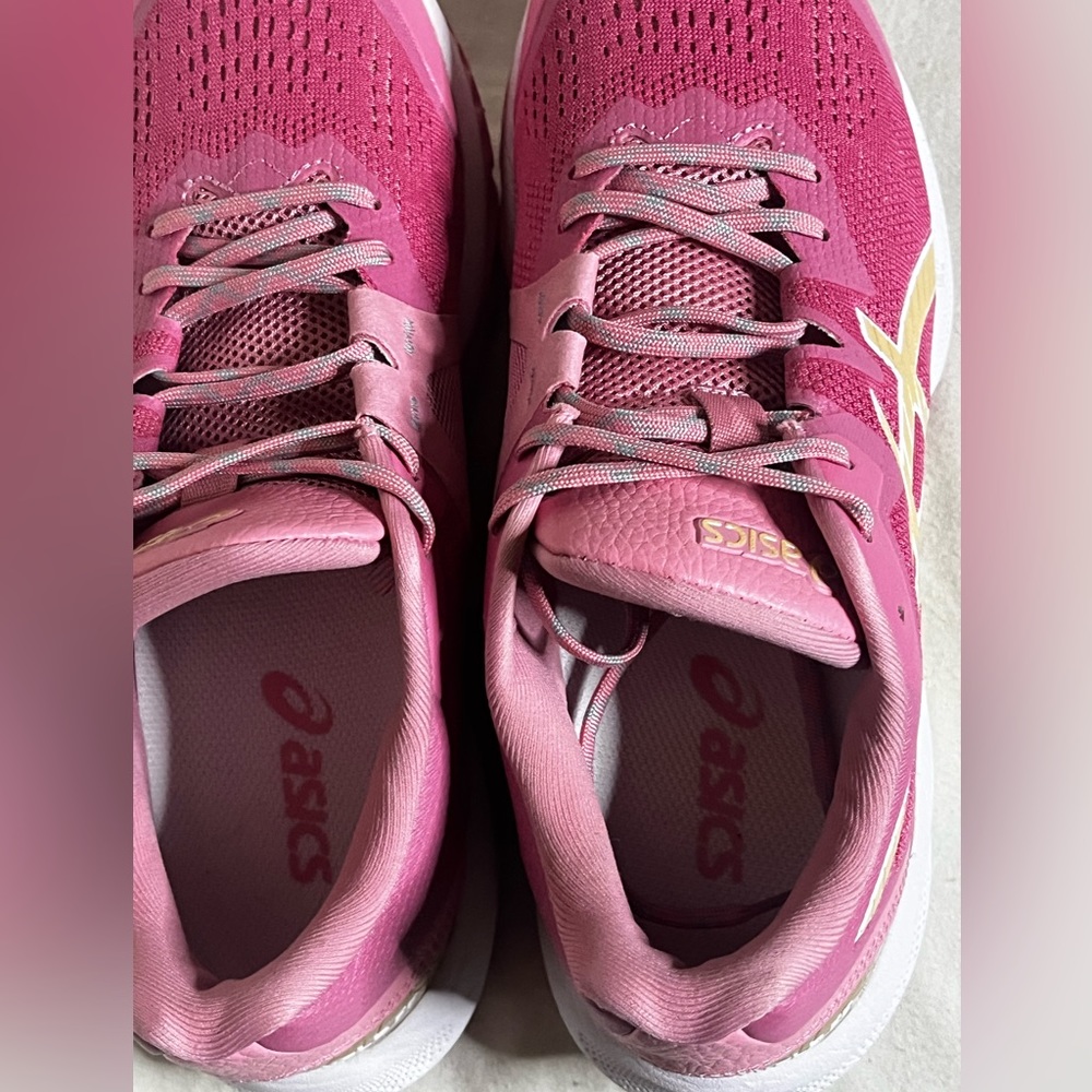 ASICS NEW!!! running shoes pink gold white NEVER WORN